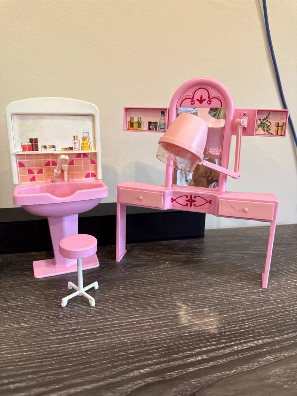 Arco Beauty Salon Play Set Complete 1983 toy 7689 for vintage